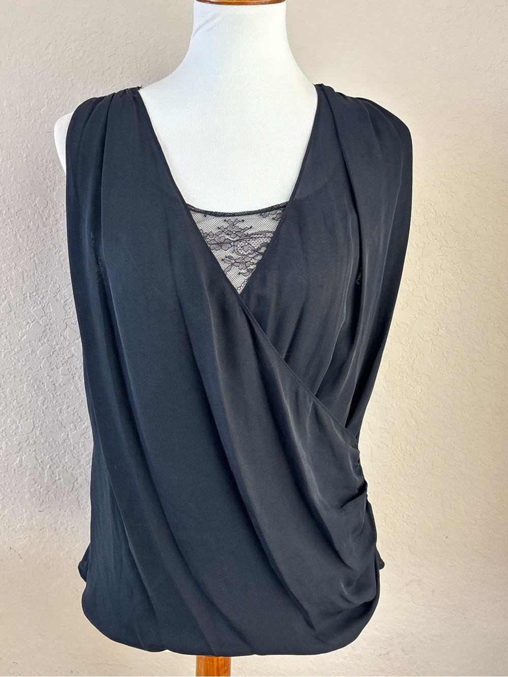 Alice + Olivia 100% Silk Surplice Black Draped Lace Sleeveless Top Y2K Goth M